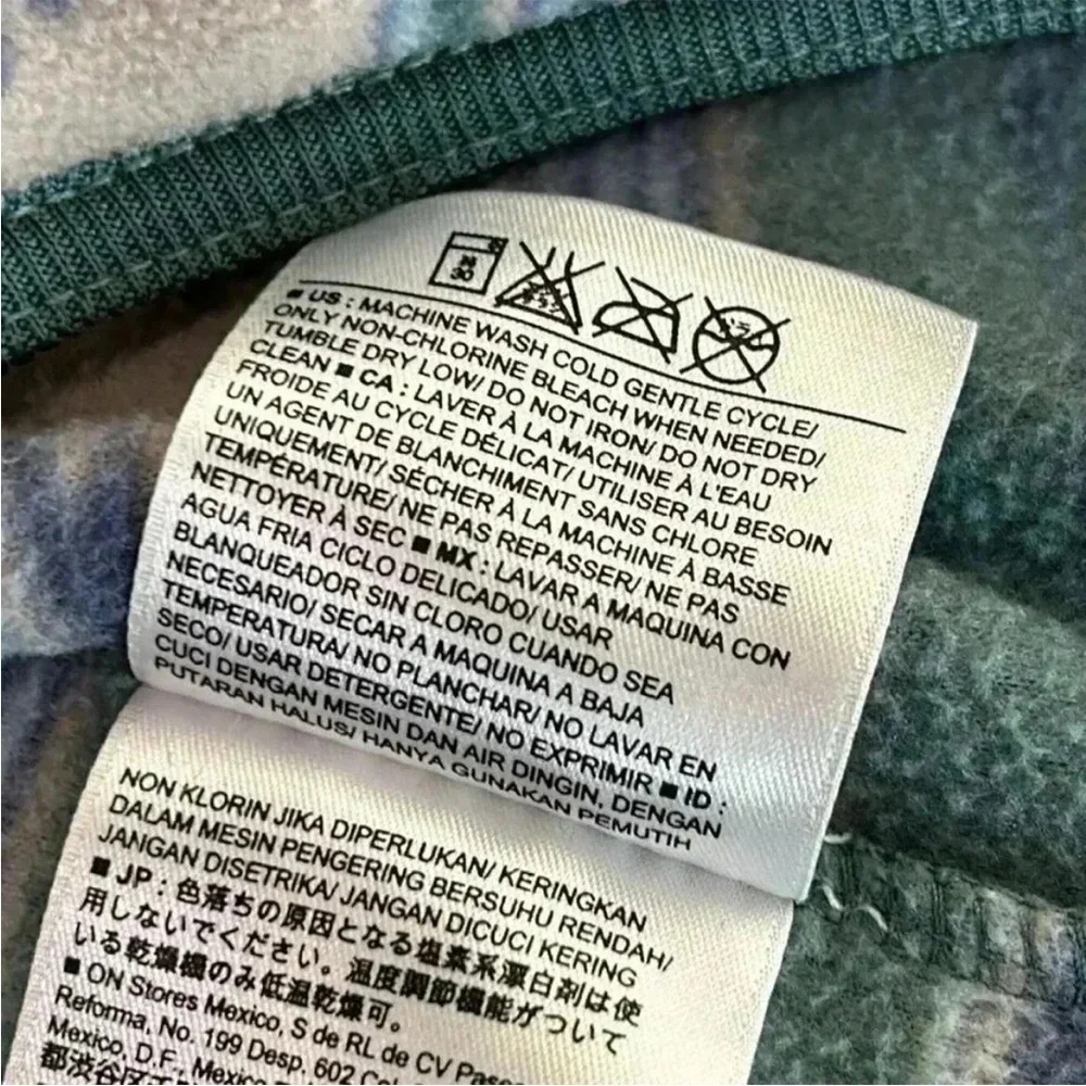 Old Navy Cozy Green and Blue Geometric Sweatshirt